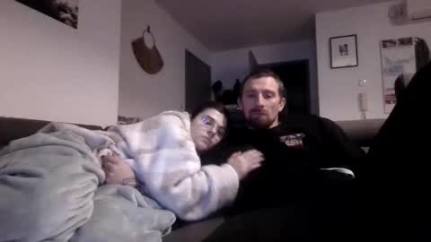 gnl_ online show from December 17, 2025, 8:15 pm