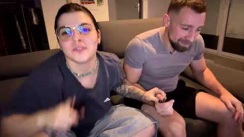 gnl_ online show from December 18, 2025, 8:15 pm