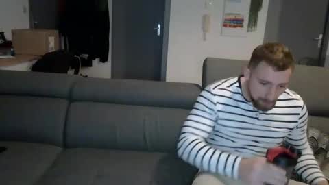 gnl_ online show from December 22, 2025, 5:54 pm