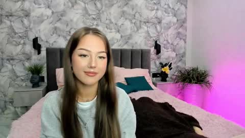 Snapshot of go0d_grl chatting on November 12, 2025, 8:26 am Lina online show from November 12, 2025, 8:26 am