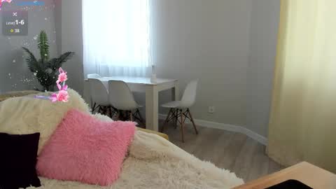 Lina online show from March 18, 2026, 8:28 am