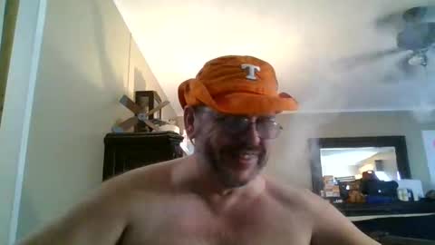 Snapshot of gobey33 chatting on October 4, 2025, 5:22 pm IDKIDCIDGAF online show from October 4, 2025, 5:22 pm