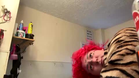 goddess182002 online show from November 9, 2025, 3:32 pm