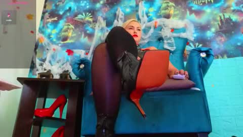 Mrs. Isabella online show from October 18, 2025, 5:43 am