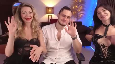 Snapshot of goddess_marylin chatting on January 29, 2025, 3:22 am   330 UTC2 girls   online show from January 29, 2025, 3:22 am