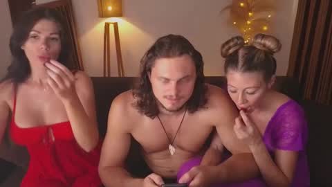 Snapshot of goddess_marylin chatting on March 12, 2025, 6:29 am   330 UTC2 girls   online show from March 12, 2025, 6:29 am