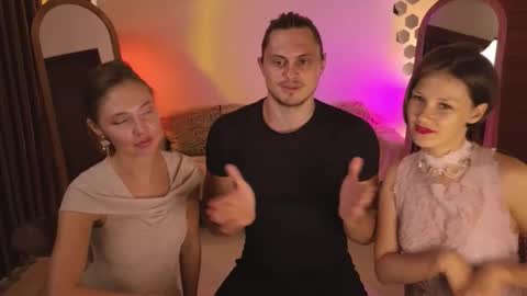 Snapshot of goddess_marylin chatting on September 27, 2025, 3:44 am   330 UTC2 girls   online show from September 27, 2025, 3:44 am