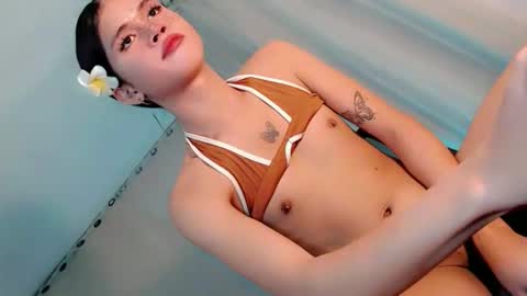 YOUR GODDESS RIAN online show from November 14, 2025, 4:11 am