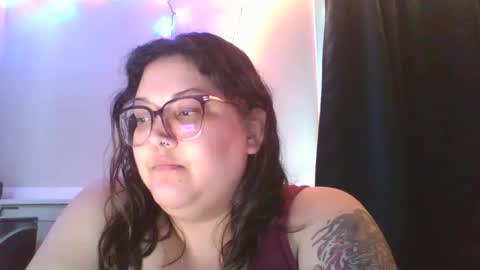 Snapshot of goddess_sereniity chatting on April 17, 2026, 8:34 pm goddess_sereniity online show from April 17, 2026, 8:34 pm