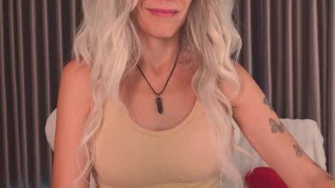 Snapshot of goddess_stars chatting on April 24, 2026, 8:06 am Katarina online show from April 24, 2026, 8:06 am