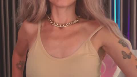 Snapshot of goddess_stars chatting on April 29, 2026, 1:15 pm Katarina online show from April 29, 2026, 1:15 pm