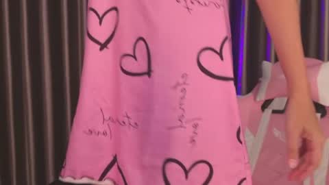 Snapshot of goddess_stars chatting on May 6, 2026, 12:32 pm Katarina online show from May 6, 2026, 12:32 pm