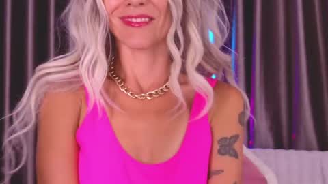Snapshot of goddess_stars chatting on June 1, 2026, 11:56 am Katarina online show from June 1, 2026, 11:56 am