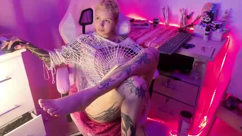 Snapshot of goddess_vee_ chatting on May 12, 2026, 9:45 pm vee online show from May 12, 2026, 9:45 pm