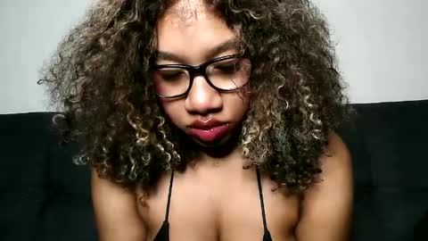 Snapshot of goddessdaisysky chatting on January 10, 2025, 7:21 pm Goddess Daisy Sky online show from January 10, 2025, 7:21 pm