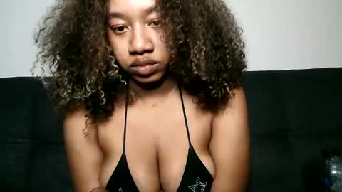 Snapshot of goddessdaisysky chatting on January 12, 2025, 3:49 am Goddess Daisy Sky online show from January 12, 2025, 3:49 am