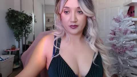 Goddess Emmy online show from December 16, 2025, 7:08 pm