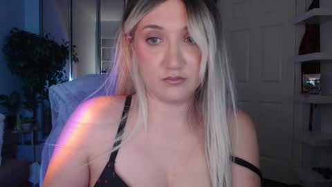 Snapshot of goddessemmy chatting on April 10, 2026, 5:12 am Goddess Emmy online show from April 10, 2026, 5:12 am