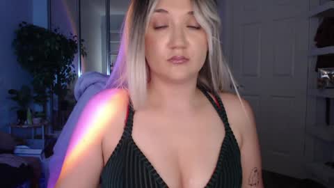 Snapshot of goddessemmy chatting on April 21, 2026, 5:25 am Goddess Emmy online show from April 21, 2026, 5:25 am