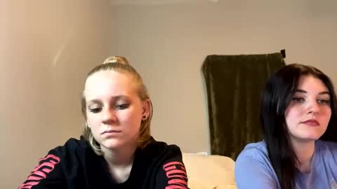 feyaa22 online show from December 8, 2024, 7:00 pm