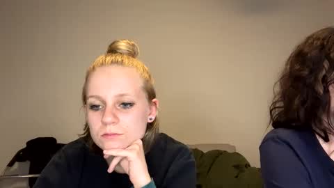 feyaa22 online show from January 11, 2025, 12:33 am