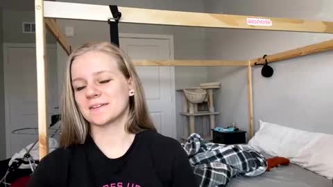 feyaa22 online show from January 24, 2025, 4:28 pm