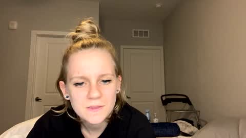 feyaa22 online show from January 26, 2025, 11:39 pm