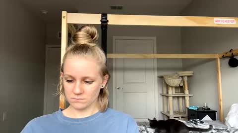 feyaa22 online show from January 28, 2025, 4:19 pm