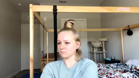 feyaa22 online show from January 30, 2025, 4:13 pm