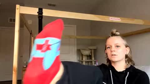 feyaa22 online show from February 1, 2025, 1:41 pm