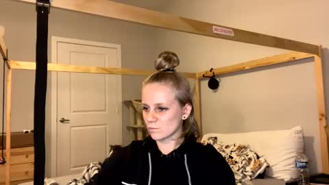 feyaa22 online show from February 2, 2025, 1:45 am