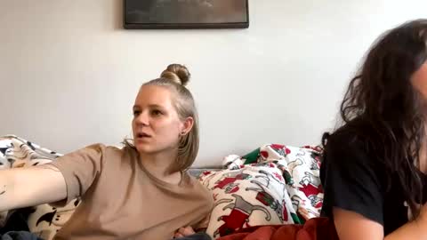 feyaa22 online show from February 9, 2025, 3:45 pm