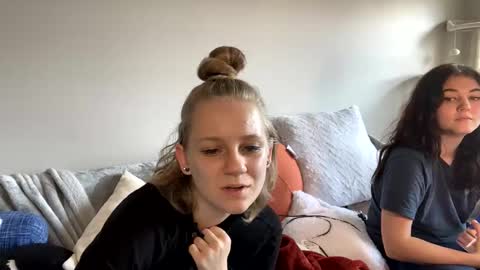 feyaa22 online show from February 14, 2025, 4:20 pm