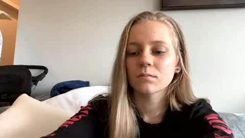 feyaa22 online show from February 16, 2025, 3:59 pm