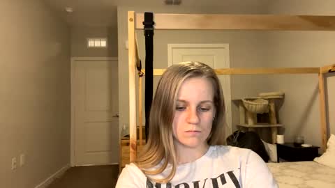 feyaa22 online show from February 18, 2025, 1:54 am