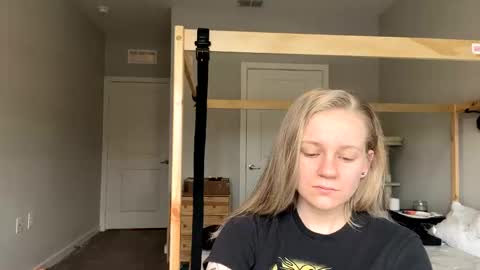 feyaa22 online show from February 22, 2025, 4:40 pm