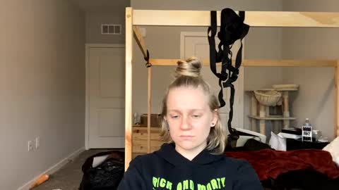 feyaa22 online show from February 24, 2025, 8:14 pm