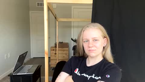 feyaa22 online show from March 2, 2025, 3:48 pm