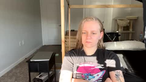 feyaa22 online show from March 3, 2025, 1:09 pm