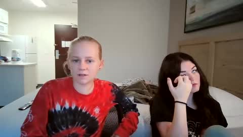 feyaa22 online show from September 14, 2025, 5:01 pm