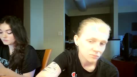 feyaa22 online show from September 17, 2025, 7:04 pm