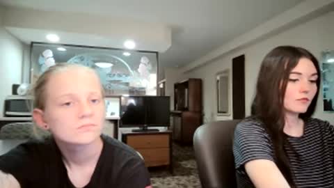 feyaa22 online show from September 26, 2025, 4:38 am