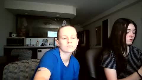 feyaa22 online show from September 26, 2025, 4:44 pm