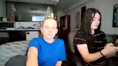 feyaa22 online show from September 27, 2025, 4:56 pm