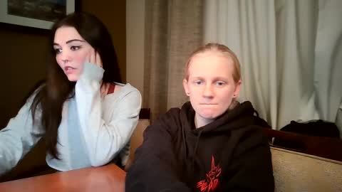 feyaa22 online show from October 3, 2025, 4:09 am