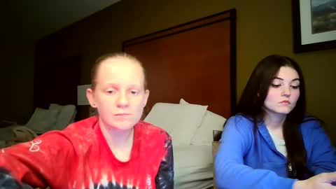 feyaa22 online show from October 5, 2025, 4:44 am