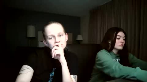 feyaa22 online show from December 15, 2025, 2:38 am