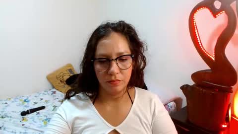  Naih Reyes online show from December 17, 2024, 6:02 am