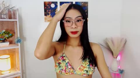 Snapshot of goddessnianxx chatting on October 3, 2025, 9:39 am Kyla and Nian online show from October 3, 2025, 9:39 am