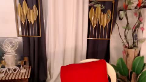 quinnie online show from December 10, 2024, 4:56 am